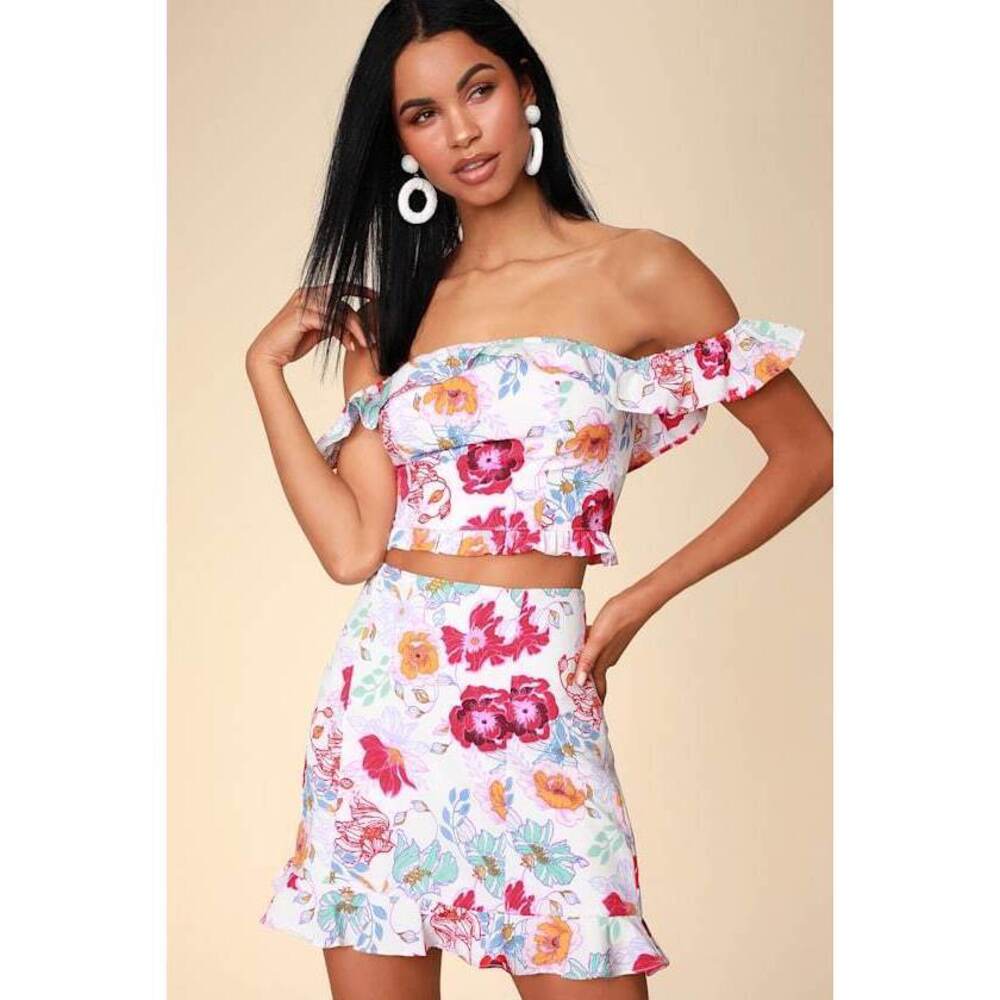 NWOT Lulus Aura White Floral Print Satin Mini Skirt - Size S